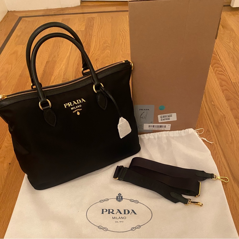 Authentic, NEVER used Prada Handbag!